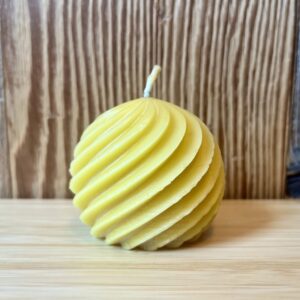Bienenwachskerze Kugel gedreht